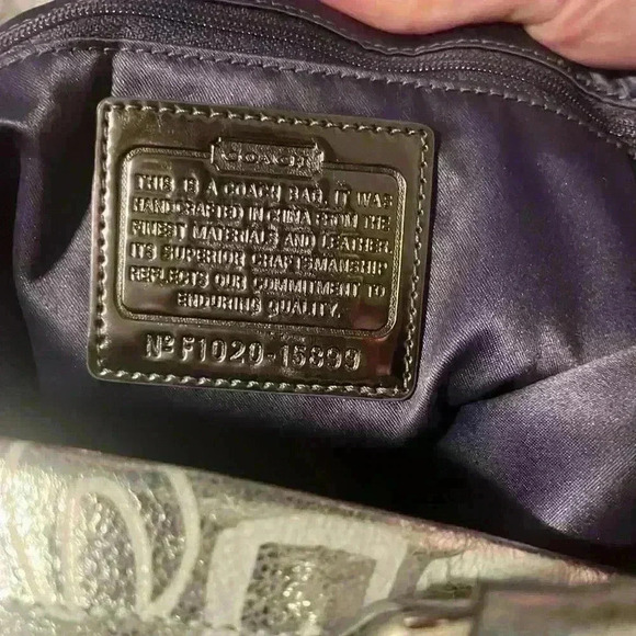 NWOT Metallic Silver Rare Poppy Vintage Y2K Coach Bag Great for Travel - Picture 13 of 14